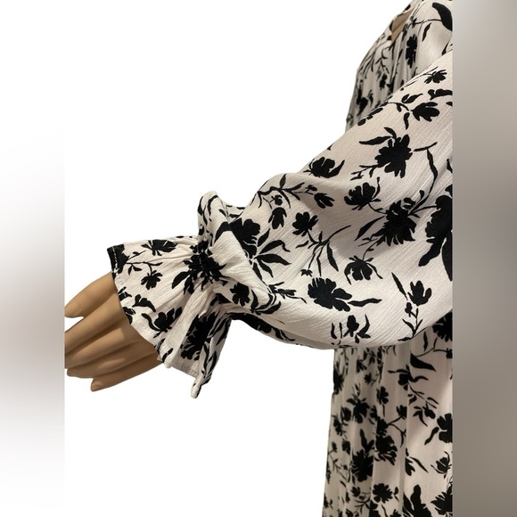 Nwot My Darling One White Floral Print Long Sleeve Maxi Dress size S - Picture 5 of 7